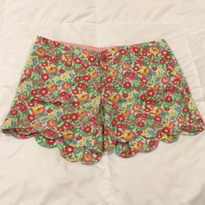 Size 00 Lilly Pulitzer Scalloped Floral Shorts